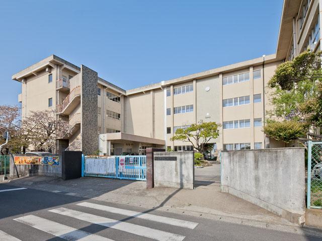 Primary school. 750m to Matsudo Municipal Kogasaki Elementary School