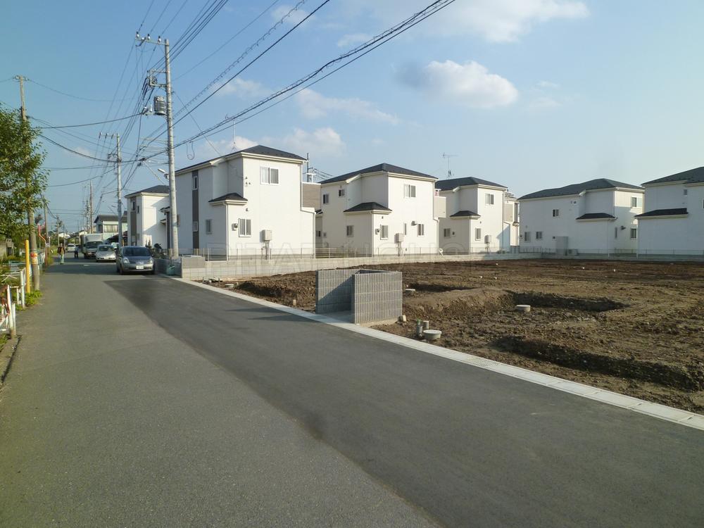 Local photos, including front road.  ◆ It has also become a beautiful residential area adjacent land.