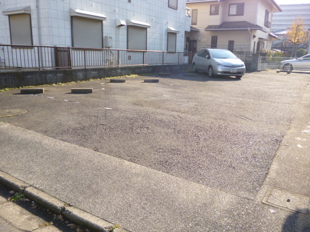 Parking lot. On-site parking ¥ 6,000-