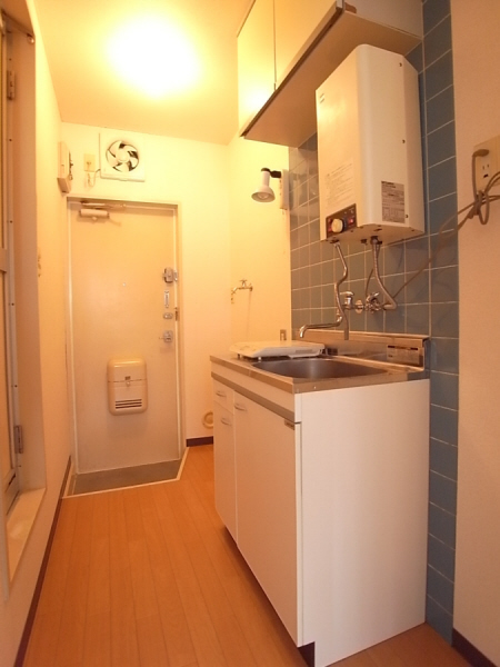 Kitchen. Water heaters equipped kitchen! 