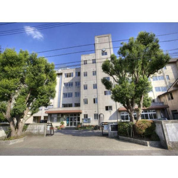 Junior high school. 1094m to Matsudo Municipal Wanagaya junior high school