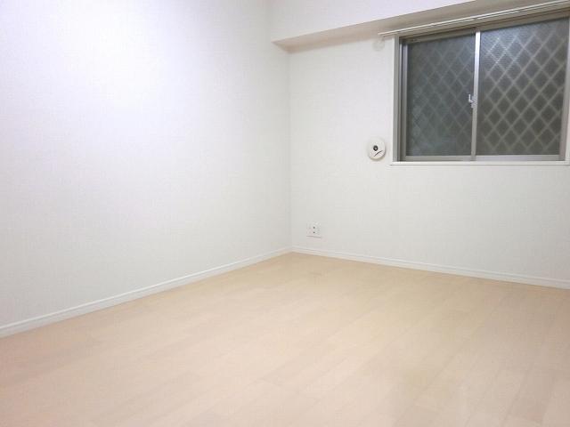 Non-living room. Indoor (June 2013) Shooting