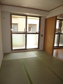 Living and room. Japanese-style room 6 quires