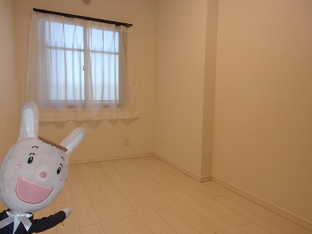 Non-living room. Indoor (24 December 2013) Shooting