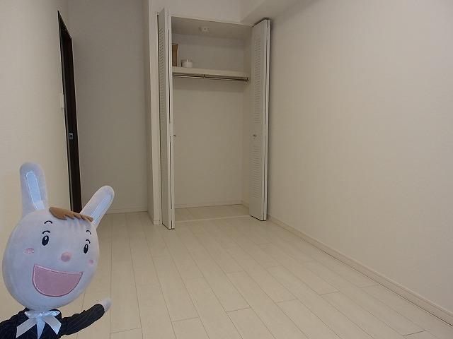 Non-living room. Indoor (24 December 2013) Shooting