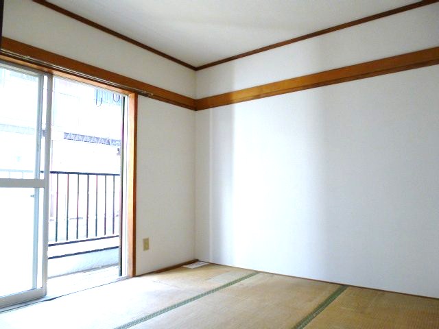 Living and room. Tatami new exchange before