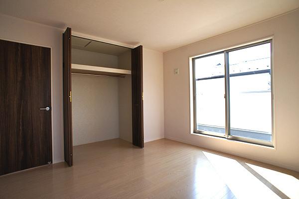 Non-living room. 1 Building