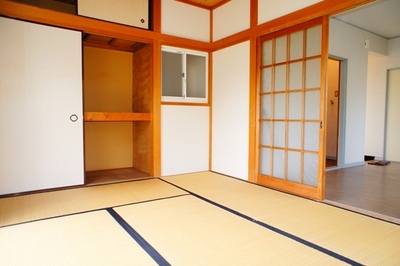 Living and room. Japanese-style room 6 Pledge with a closet