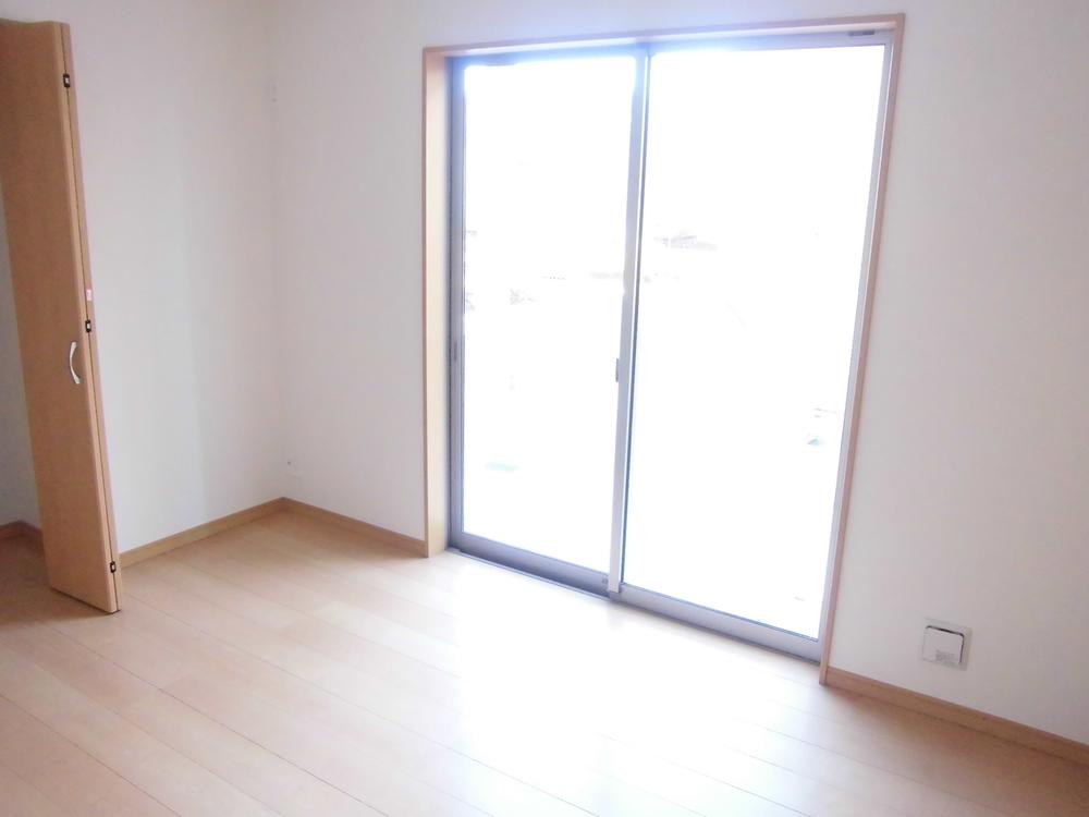 Non-living room. Western is