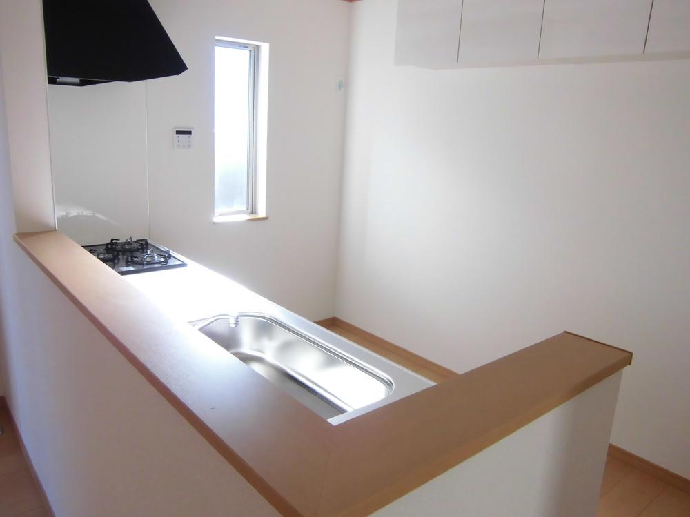 Kitchen. Face-to-face is the kitchen