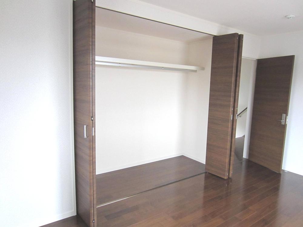 Same specifications photos (Other introspection). The completed 1 Building