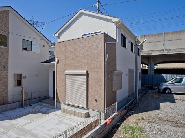 Local appearance photo. Building 3 South road, Sunny. With solar power.