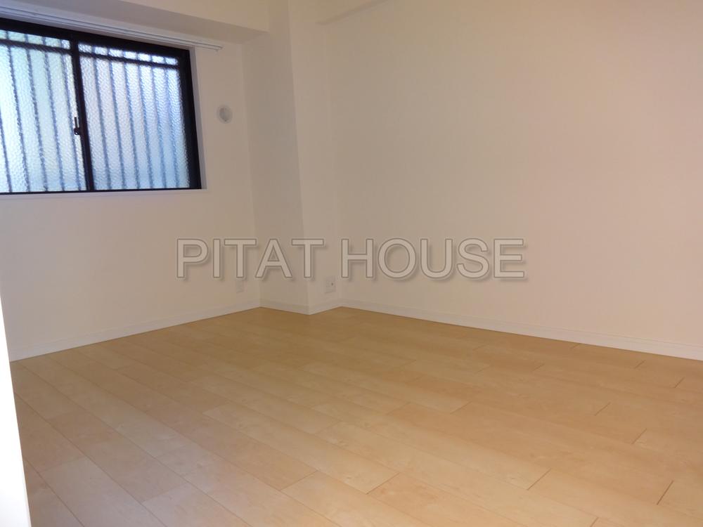 Non-living room.  [Western style room] All room 6 quires more spacious space