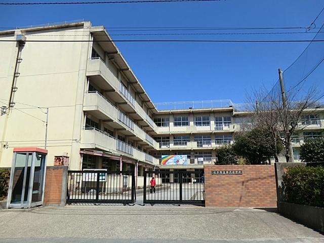Junior high school. 1700m to Matsudo Municipal sixth junior high school