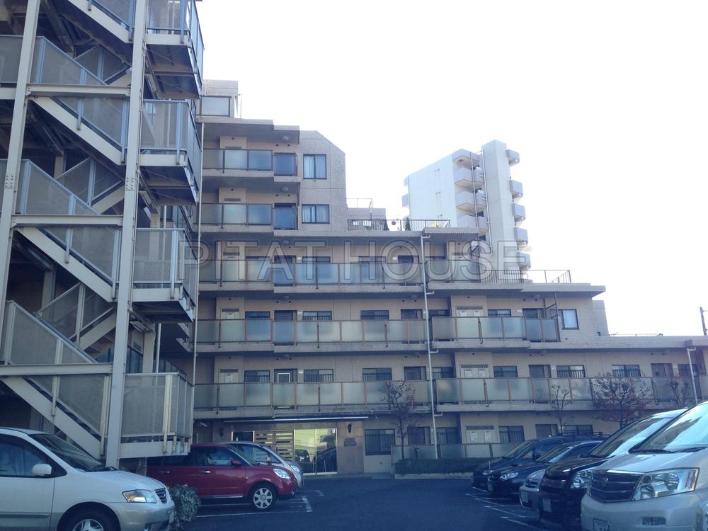Local appearance photo.  [appearance] It is conveniently located apartment station 4 minutes walk.