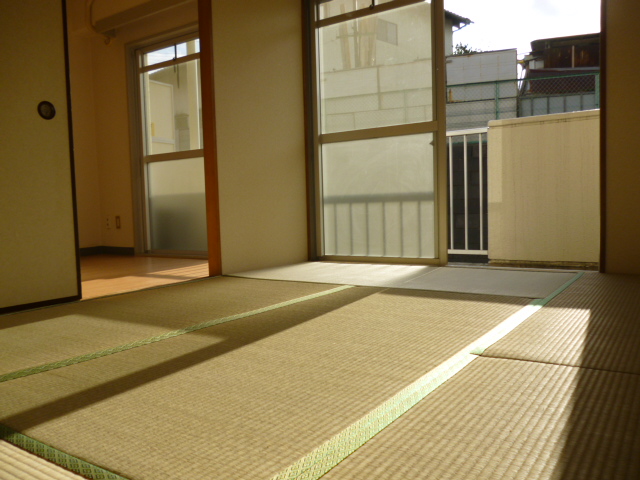 Living and room. Kitchen Horizontal Japanese-style room 6 quires Good per Minamikoyo