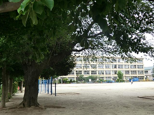 Primary school. 570m to Matsudo Municipal Mutsumi Elementary School