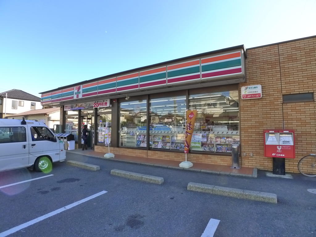 Convenience store. Seven-Eleven MatsudoSakae 7-chome up (convenience store) 385m