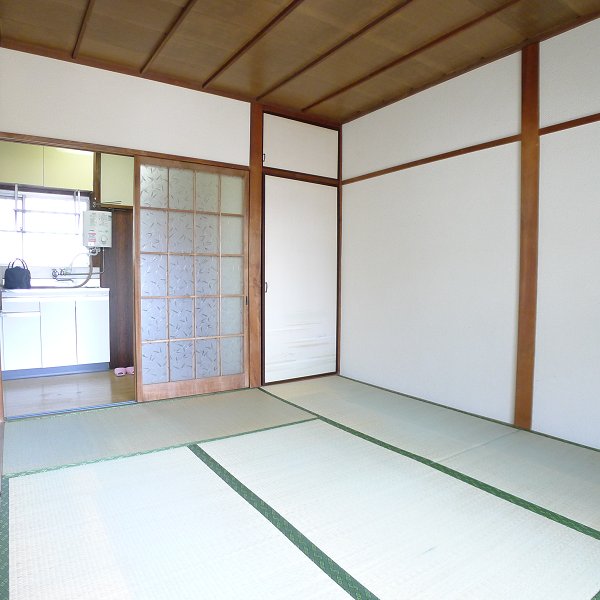 Living and room. Japanese-style room 6 tatami