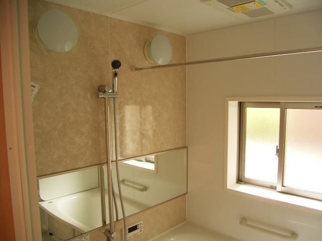 Bathroom. Panasonic unit bus