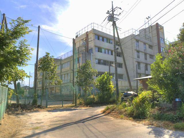Junior high school. 1364m to Matsudo Municipal Kogasaki junior high school