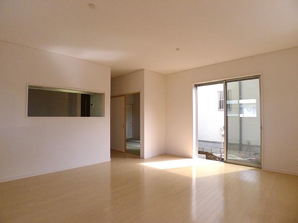 Living. Conversation of your family is lively, Open-minded LDK room (October 2013) Shooting 1 Building