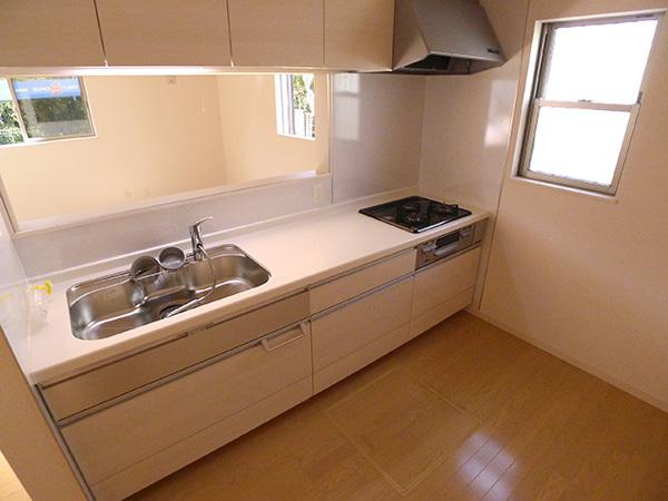 Kitchen. Face-to-face kitchen room feel your family near (October 2013) Shooting 1 Building