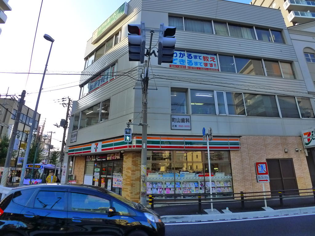 Convenience store. Seven-Eleven Kita-Matsudo Station East Exit Store up (convenience store) 88m