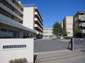 Junior high school. Junior high school, which is 1135m school until Kokesaki junior high school here.