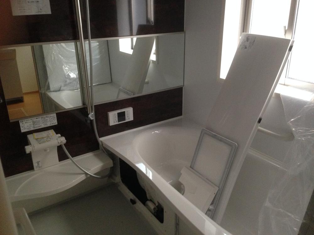 Bathroom. Indoor (12 May 2013) Shooting