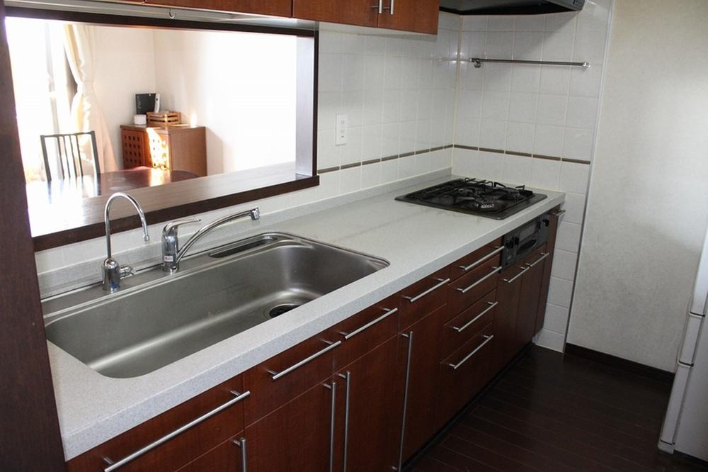 Kitchen. Indoor (11 May 2013) Shooting