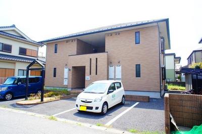 Building appearance. Mabashi Station a 10-minute walk (800m)