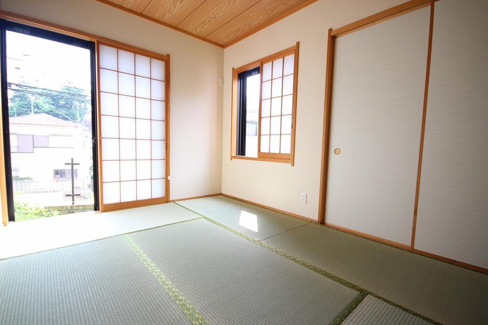 Non-living room. Bright and warm Japanese-style room