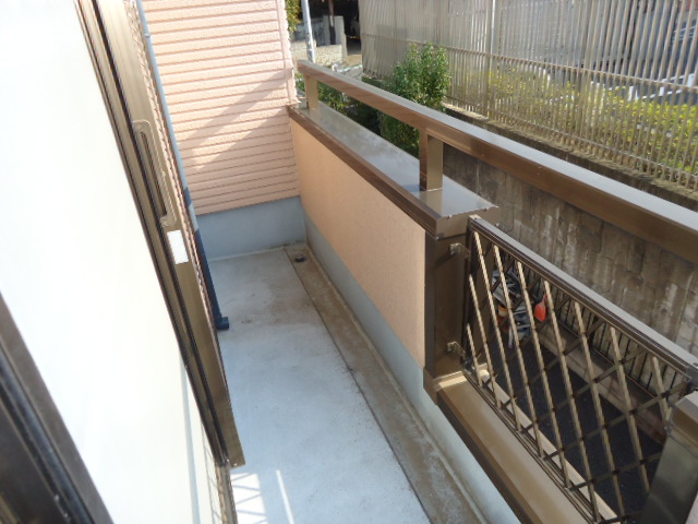 Balcony. It is a good balcony usability