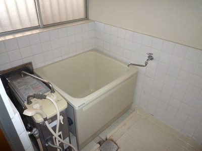 Bath. Reheating function with bathroom