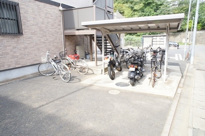 Other common areas. Bike Please consult