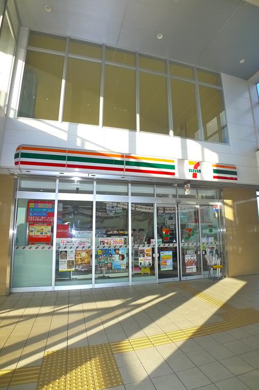 Convenience store. Seven-Eleven Matsudo bridle bridge Station Mall store up (convenience store) 364m