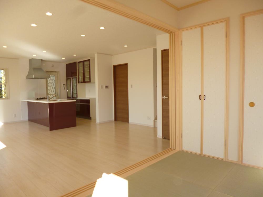 Non-living room. Taken from the Japanese-style room