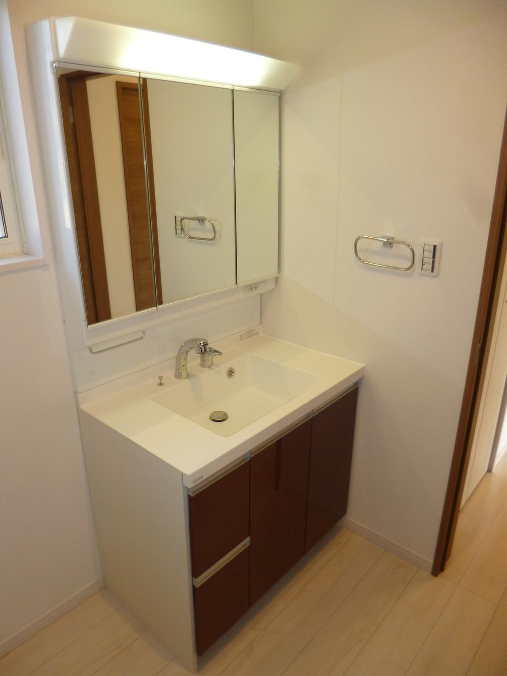 Wash basin, toilet. Indoor shooting