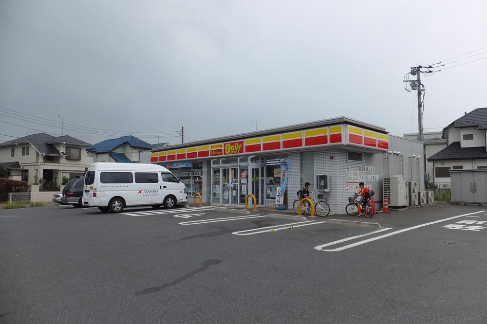 Convenience store. 736m until the Daily Store Mutsumi 1-chome