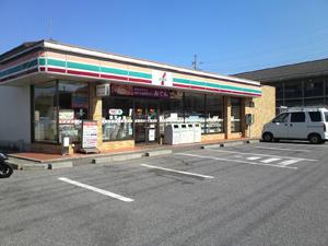 Convenience store. 780m to Seven-Eleven Matsudo eastern elementary school before shop