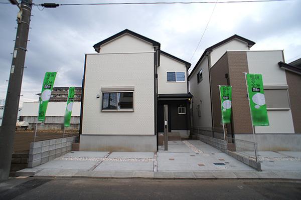 Local appearance photo. 1 Building