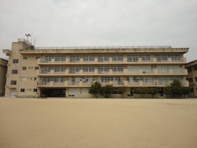 Junior high school. 740m to Matsudo Municipal Shinmatsudominami junior high school (junior high school)