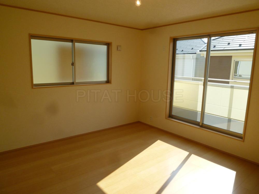 Non-living room. ◆ It is also bright second floor of the Western-style.