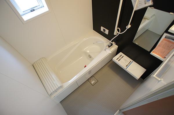 Bathroom. Building 2