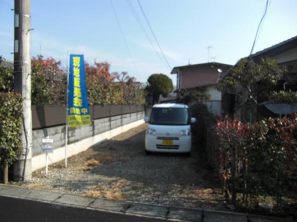 Local photos, including front road. <Passage portion panoramic view> Because there is depth of about 16m, You can have three or more parking spaces! 