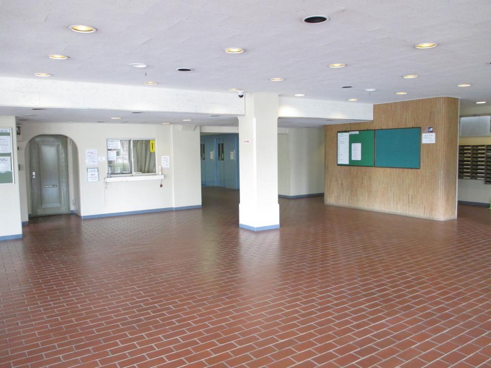 Entrance. Entrance Hall (August 2013) Shooting