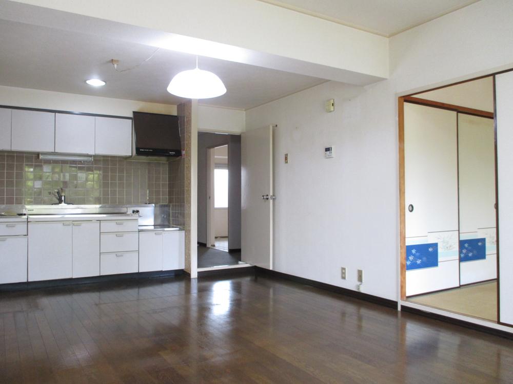 Living. Living (August 2013) Shooting