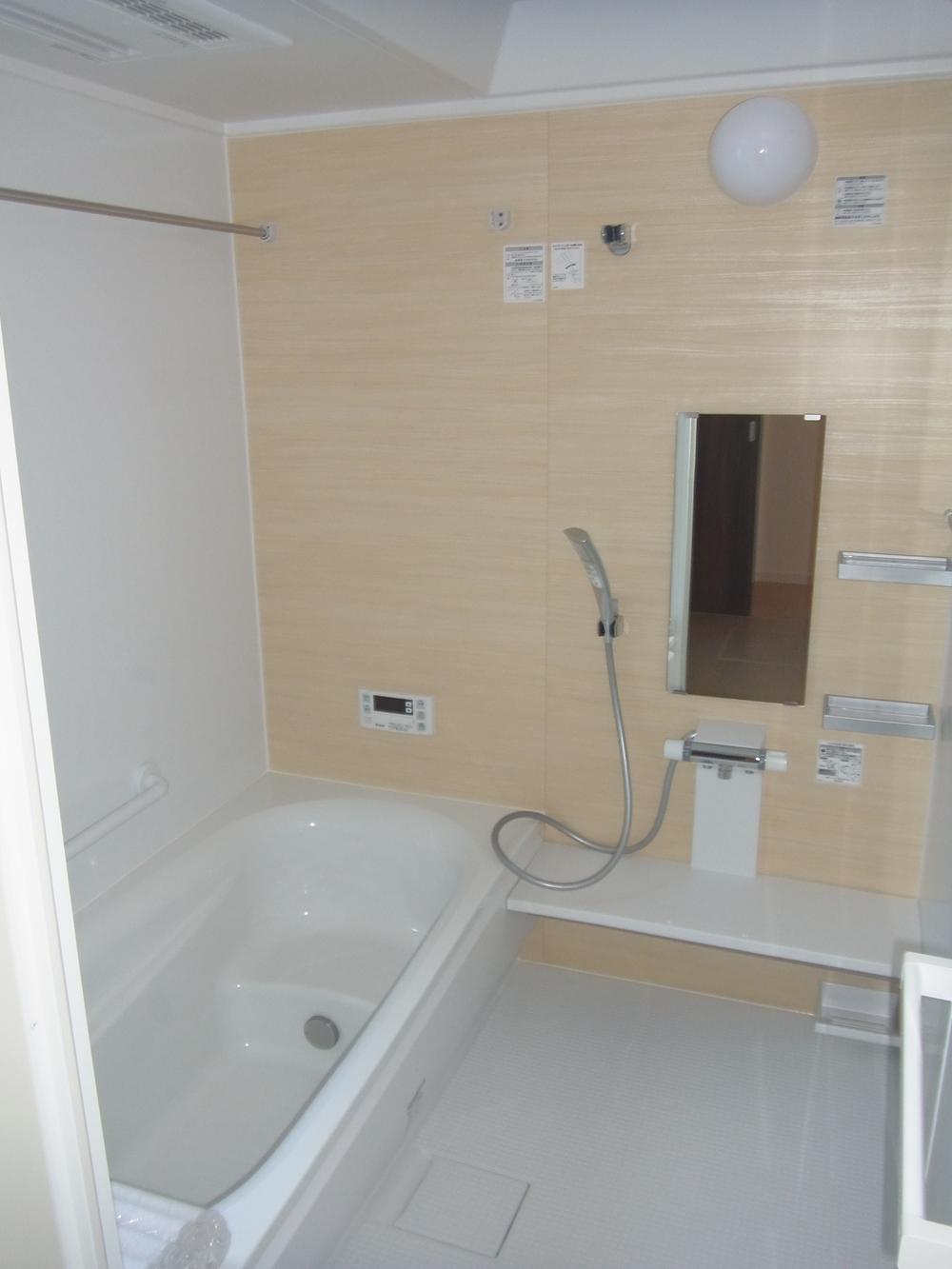 Same specifications photo (bathroom). Same specifications , With bathroom drying heating