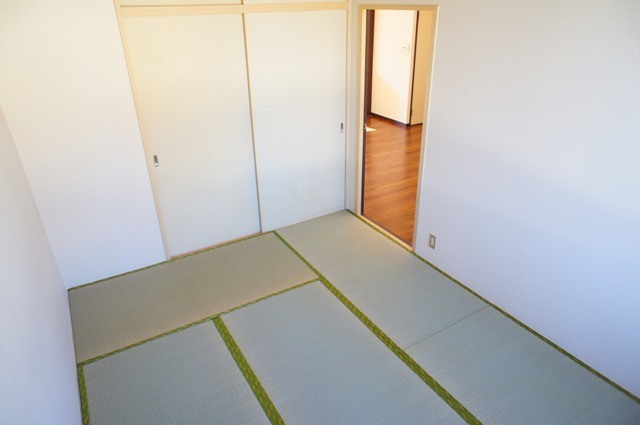 Living and room. North 6 Pledge of Japanese-style room